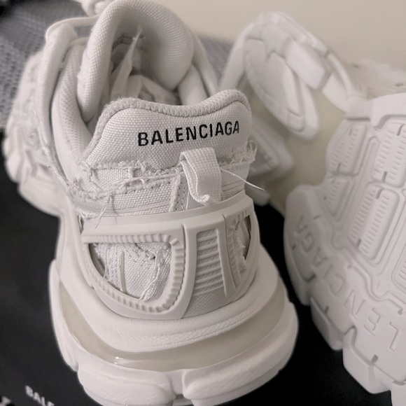 Balenciaga Track 2 White Distressed Sneaker size 42 - Picture 5 of 8